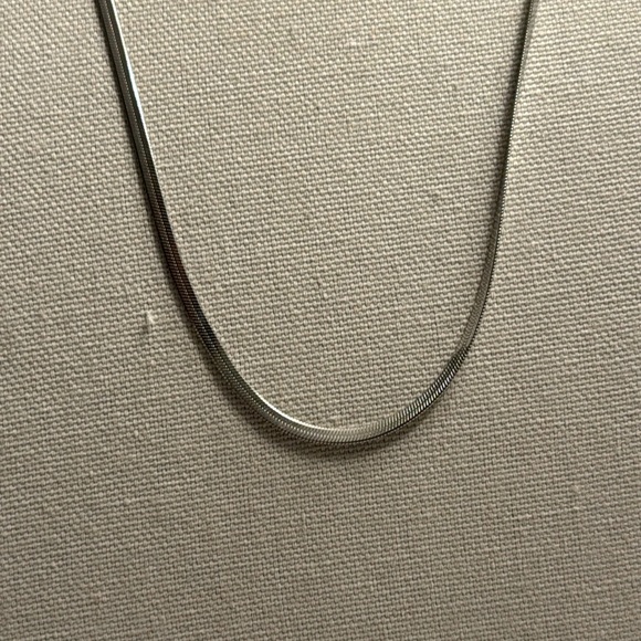 Twenty Compass Silver Chain - Picture 3 of 6